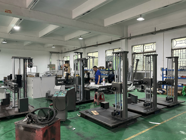 跌落試驗(yàn)機(jī)車間